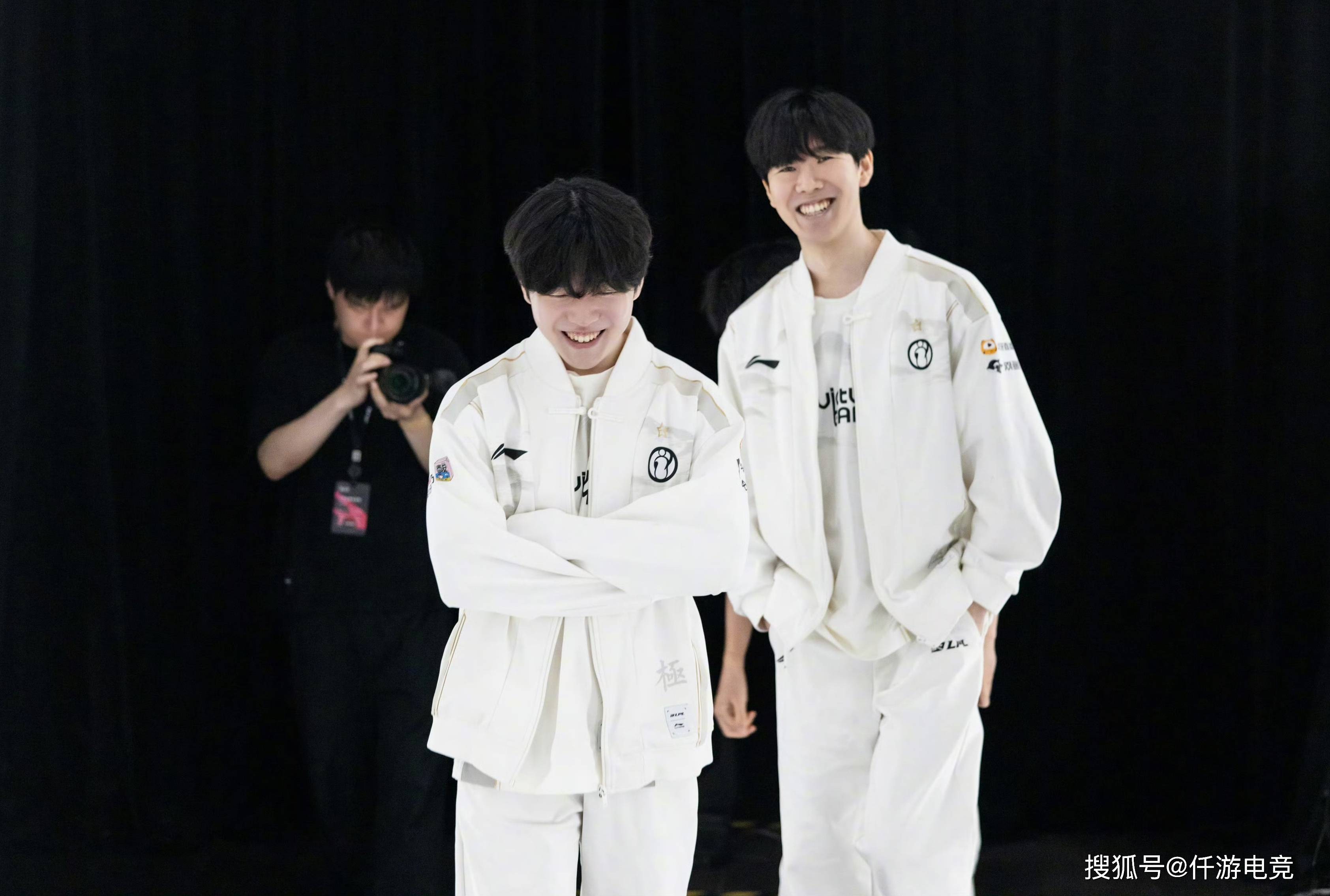 不是单纯的 不是单纯的