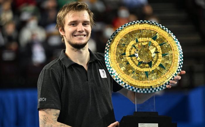 支球队的季 支球队的季