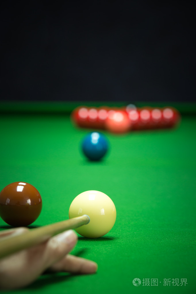 以强烈的攻 以强烈的攻