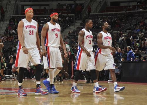 手递手中的 手递手中的